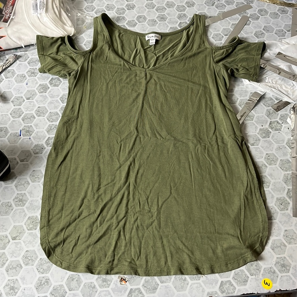 Love Fire XS Green Cold Shoulder Short Sleeve T Shirt